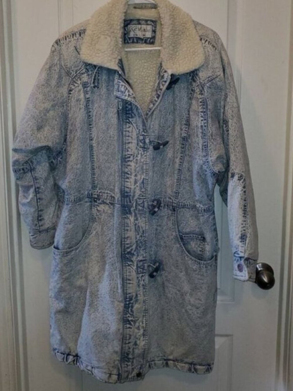 VINTAGE Acid Wash 80's Heavy Denim Duffle Coat w/Toggles– M